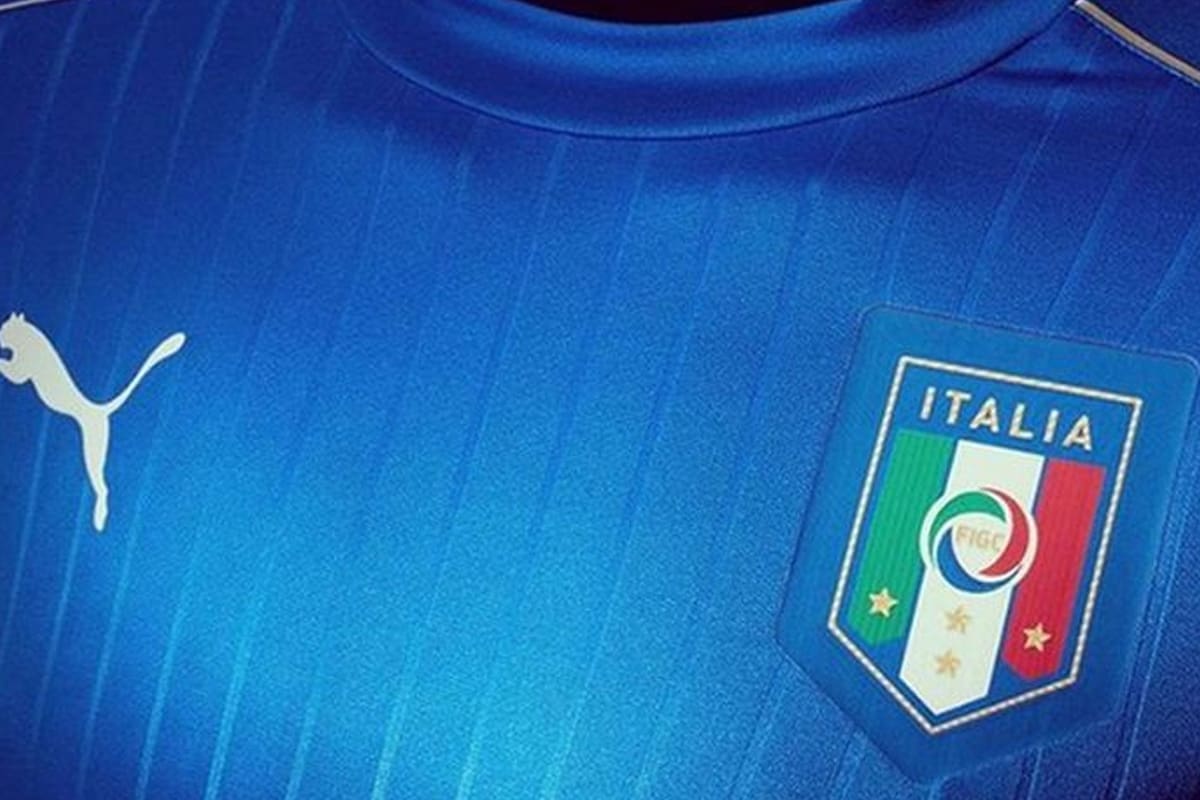 El azul era el color emblemático de los Savoia, la familia real italiana entre 1861 y 1946, antes de la proclamación de la República.