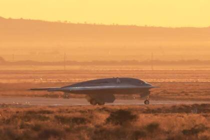 El B-21 Raider, en su primer vuelo