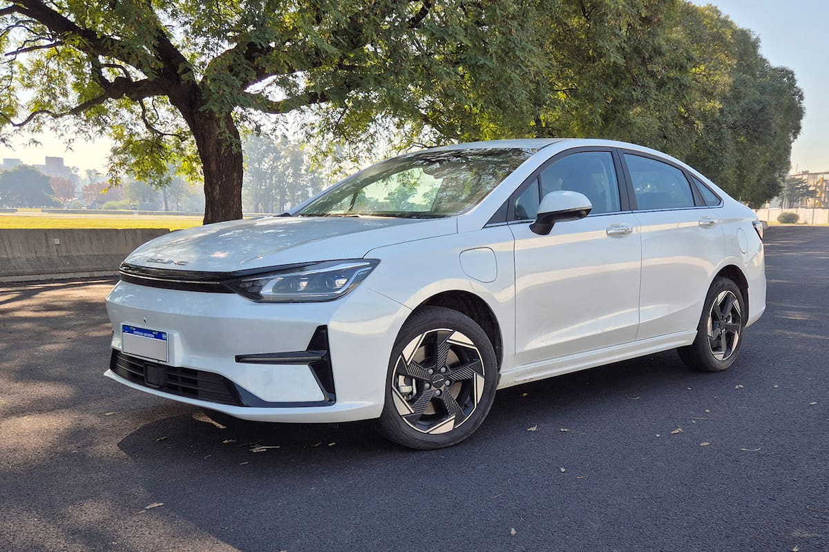 El BAIC EU5 es uno de los pocos modelos con carrocería de sedán que aún se ofrecen en la Argentina