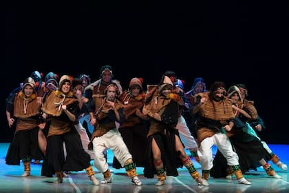 El Ballet Brandsen abrió la Gala del Día de la Danza