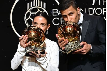 El Balón de Oro es la máxima distinción a jugadores de fútbol en el mundo (Instagram/@ballondorofficial)