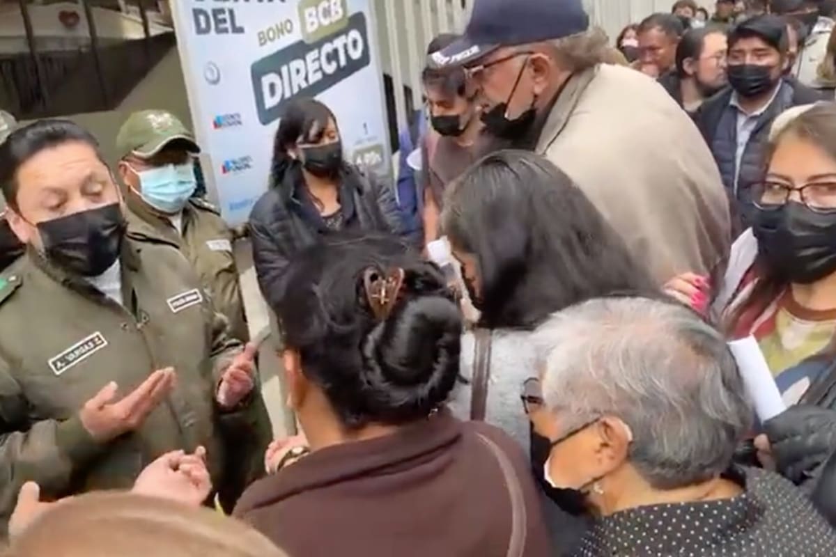 El Banco Central de Bolivia (BCB) advirtió de una demanda inusualmente alta de dólares debido a "ataques especulativos"