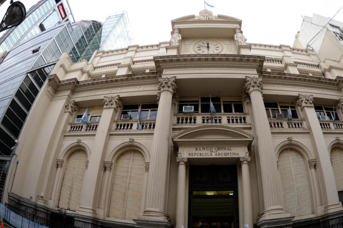 El Banco Central informó que comenzarán a circular las monedas de cinco pesos