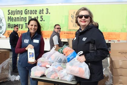 El banco de alimentos va dirigido a los residentes de California que están experimentando dificultades económicas para poder alimentar a su familia.