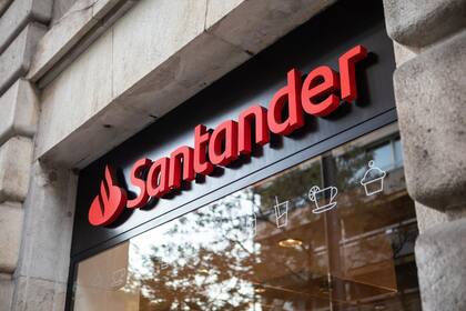 El Banco Santander anunció una compra en el mercado