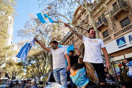 El banderazo del 19S por las calles de la ciudad de Mendoza
