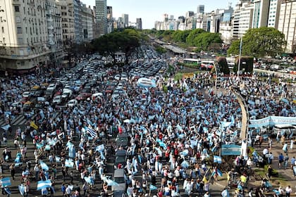 El banderazo del 8N en el Obelisco