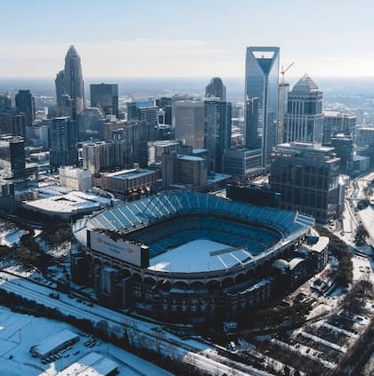 El Bank of America Stadium está ubicado en la ciudad de Charlotte, Carolina del Norte