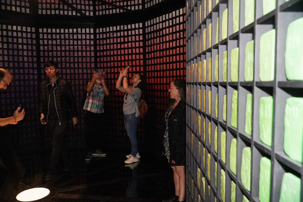 El “Baptisterio de los colores”, del grupo Mondongo, es uno de los selfies point de Arthaus