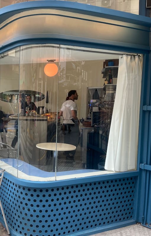 El bar Acuario promete que la icónica esquina de Retiro recupere su brillo