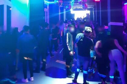 El bar de Flores fue clausurado tras la inspección policial