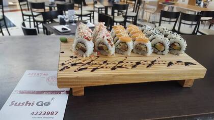 El bar de sushi de Sushi Go ofrece rolls más que originales