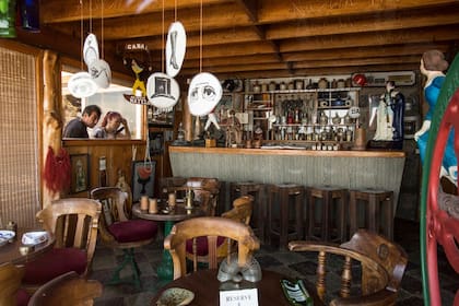 El bar, donde agasajaba a sus amigos poetas.