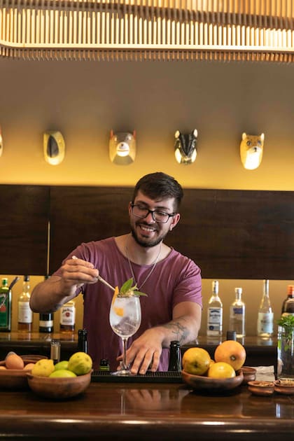 El bar es un plus en el Hotel Huacalera.