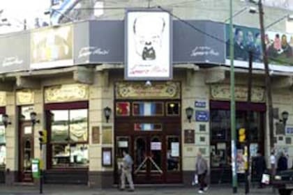 El bar Homero Manzi, en la emblemática San Juan y Boedo