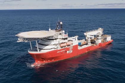 El barco Seabed Constructor trabaja con cinco unidades autónomas que se sumergirán; la empresa Ocean Infinity solo cobrará si el operativo es exitoso