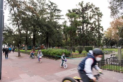 El barrio cuenta con buenos centros comerciales, mucho verde y buenos accesos. Una fórmula atractiva para desarrolladores