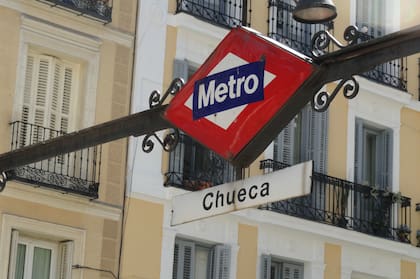 El barrio de Chueca se ha convertido en los últimos años en una de las zonas de moda de Madrid. Es enorme su actividad de comercios, bares y oferta cultural.
