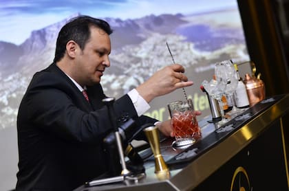 El bartender Daniel Estremaydoro eligió el Cóctel de Champagne (Foto/Instagram: @estremadoyrod)