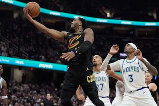 Mitchell anota 26 y Cavaliers remontan para vencer a Timberwolves 127-125 en prórroga