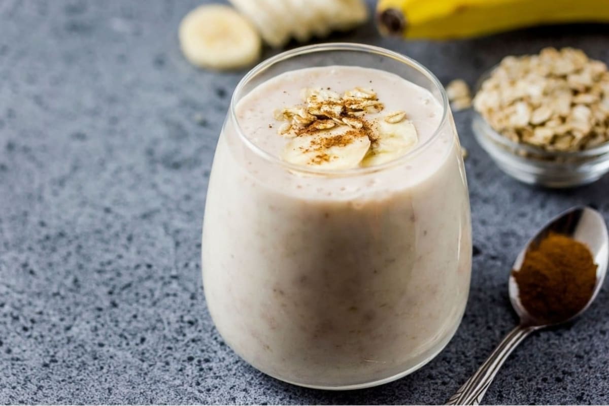 El batido con yogurt griego está lleno de beneficios