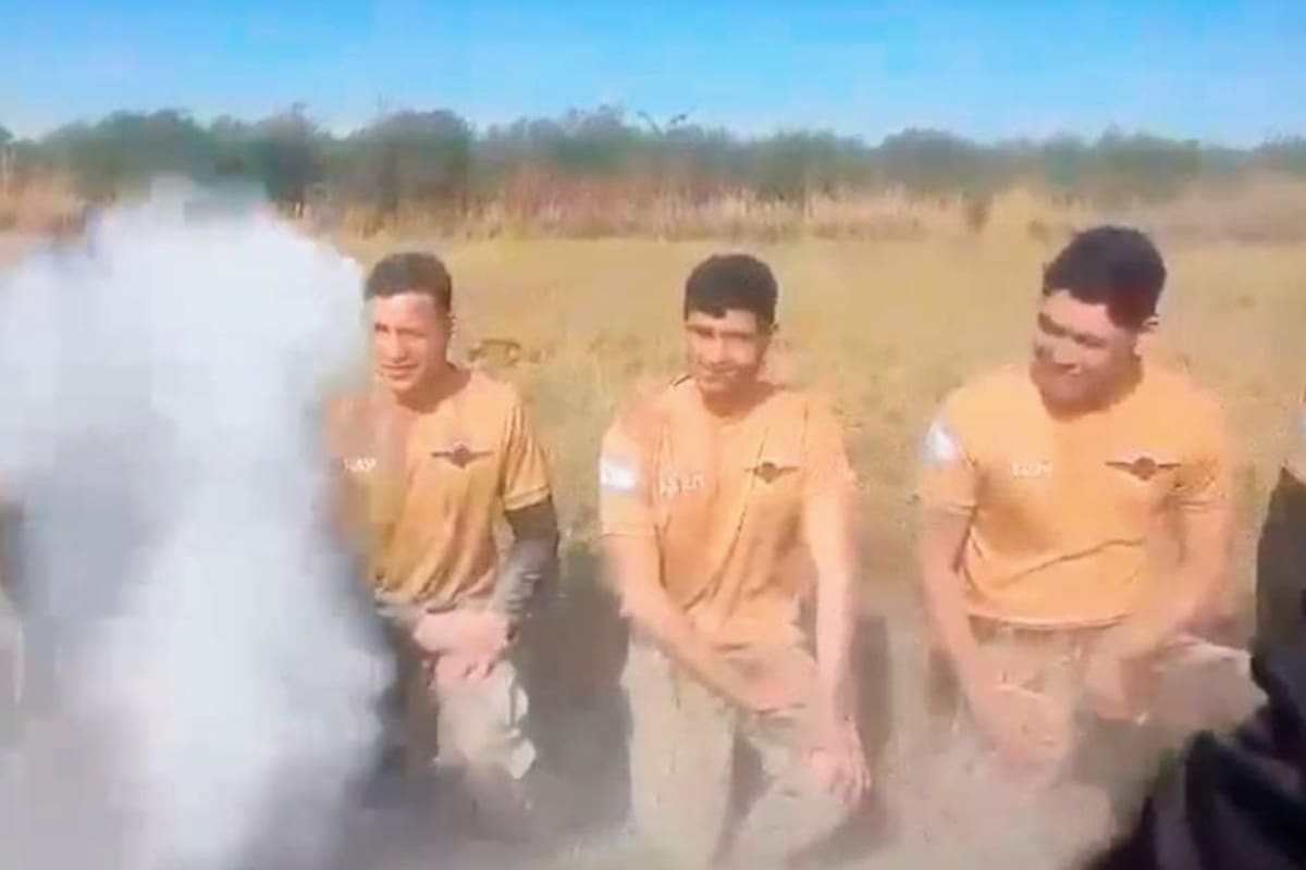 El "bautismo" de los paracidistas