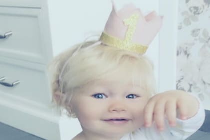 El bautismo de Matilda coincidió este sábado con su primer cumpleaños.