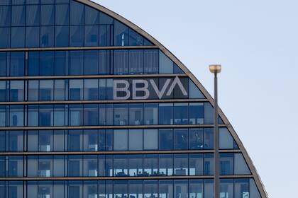 El BBVA reajusta su oferta por el Sabadell tras el pago de dividendos