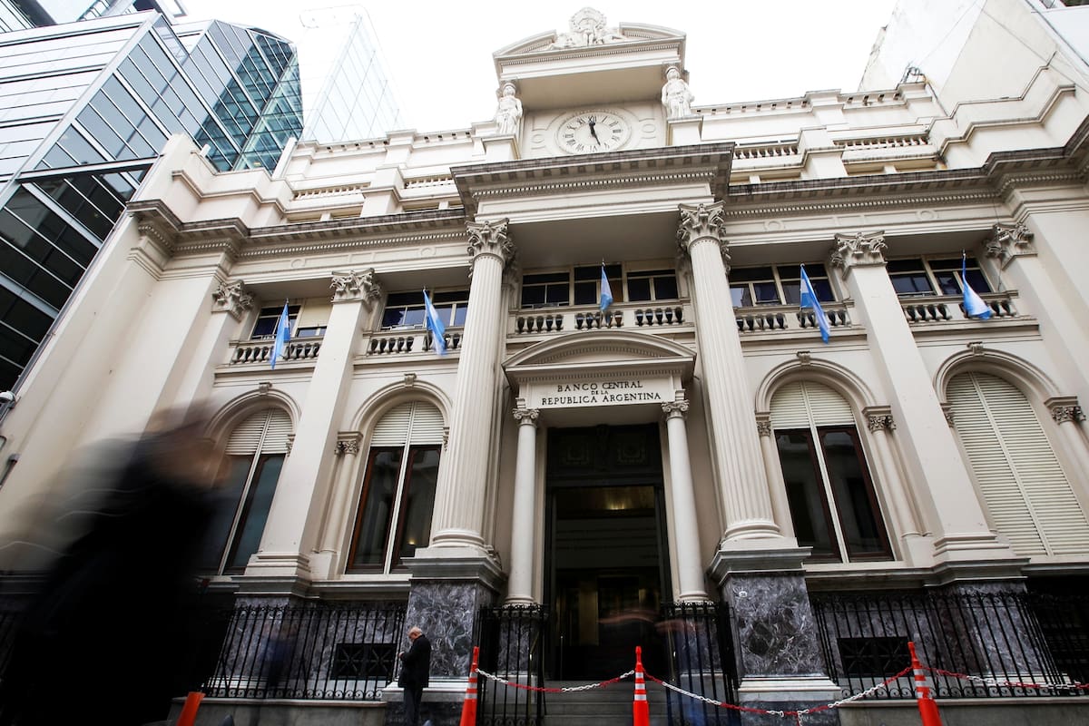 El BCRa sigue vendiendo reservas y definó que no subirá la tasa