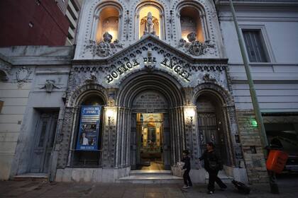 El bello edificio de la calle Luis Sáenz Peña 541