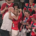La historia que esconde el beso viral del DT de Noruega: estuvo muerto 12 minutos y hasta “prepararon su funeral”