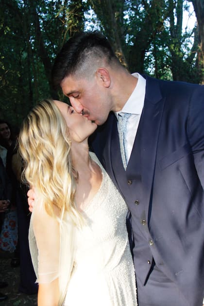 El beso final ante los más de trescientos invitados presentes.