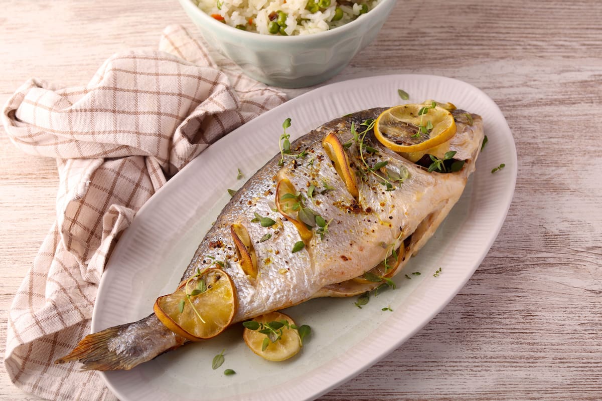 El besugo, un pescado amable para limpiar, de carne tierna y delicada