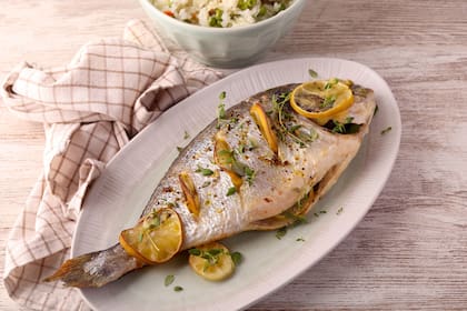 El besugo, un pescado amable para limpiar, de carne tierna y delicada