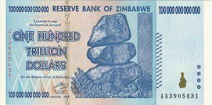 El billete de 100 billones equivale a 0,4 dólares estadounidenses