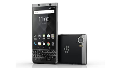 El KeyOne tiene una pantalla de 4,5 pulgadas; el sensor de huellas digitales está en la barra espaciadora