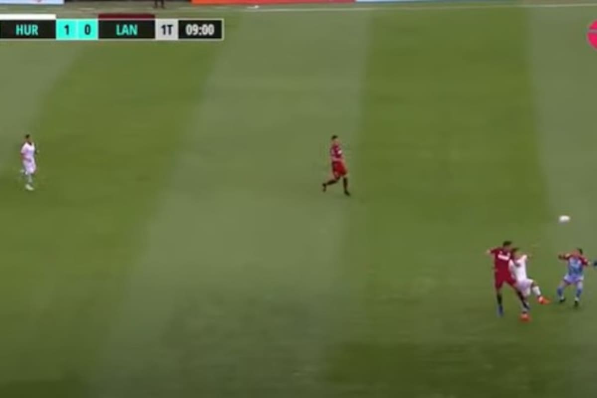 El blooper defensivo de Lanús en el 1-0 de Huracán: Braghieri intenta darle la pelota con la cabeza a Monetti, su arquero queda pasado y termina convirtiendo Cóccaro con el arco vacío