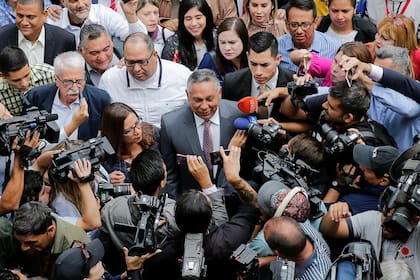 El bloque parlamentario del chavismo volvió a tomar sus bancas en la Asamblea Nacional, después de tres años de haber abandonado la Cámara por supuesto "desacato" del Parlamento que preside Juan Guaidó.