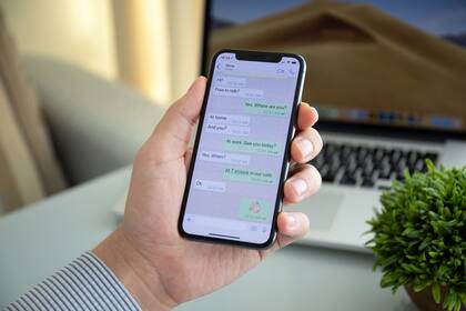 El bloqueo con rostro o huella está disponible solo con teléfonos iPhone, y se espera que llegue a dispositivos Android