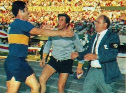 El Boca campeón de Di Stéfano dio la vuelta olímpica en el Monumental en 1969