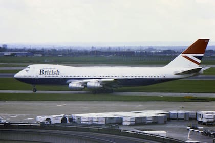 El Boeing 747 G-BDXH, protagonista del incidente del vuelo BA 009, fotografiado en enero de 1982 (Wikipedia)