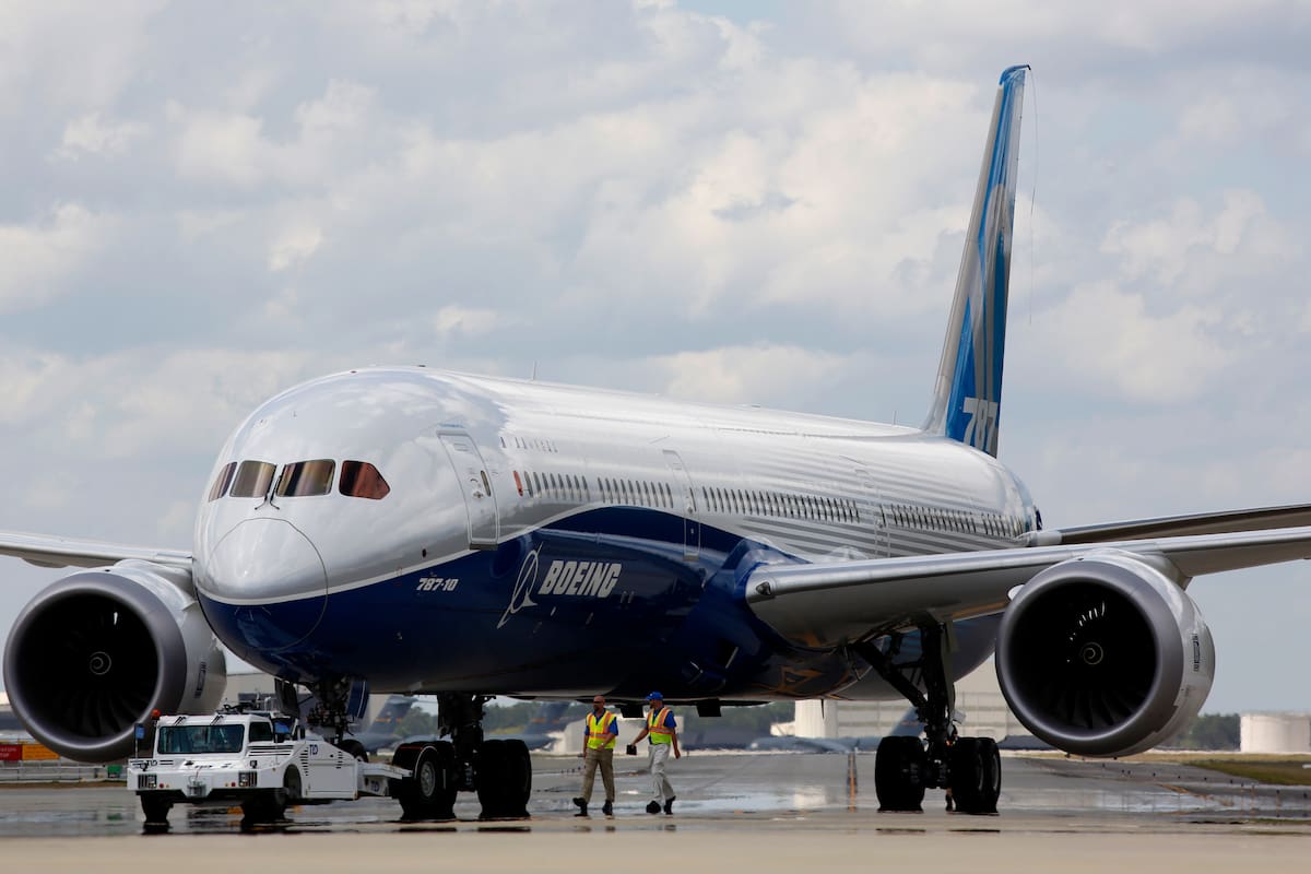 El Boeing 787-10 Dreamliner tuvo varios problemas