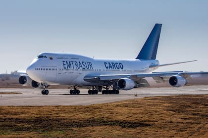 El Boeing de Emtrasur permanece retenido en Ezeiza y sus gastos son abonados por los Estados Unidos