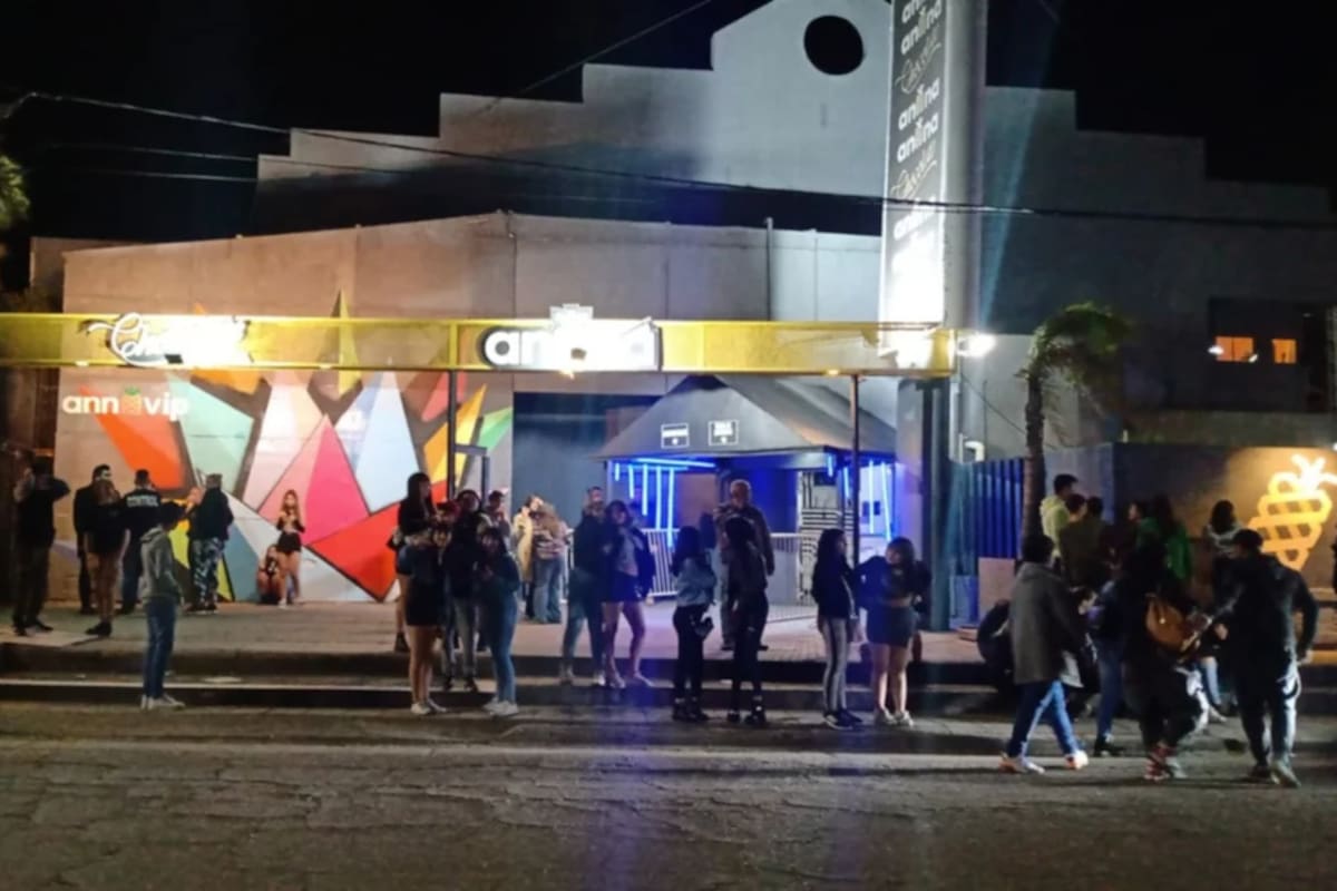El boliche Chocolate, escenario de una pelea entre dos adolescentes que terminó con uno de ellos apuñalado e internado