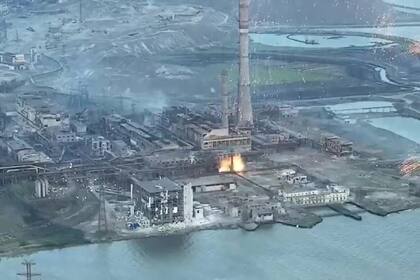 El bombardeo a Azovstal