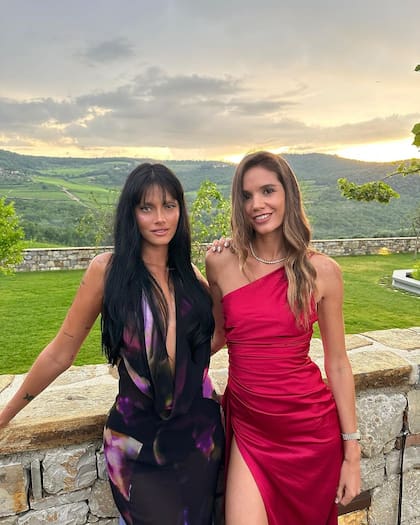 El book de fotos de Oriana Sabatini sobre el casamiento de sus amigos Joaquín Correa y Chiara Casiraghi