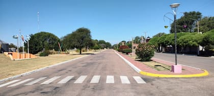 El boulevar de Uriburu que fue renombrado como "Diego Maradona"