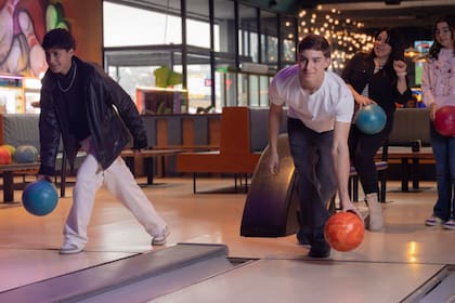 El bowling es un plan que une a todas las edades