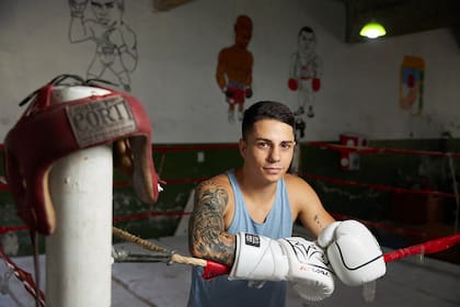 El boxeador Agustín Gauto en un gimnasio de Lanús. 