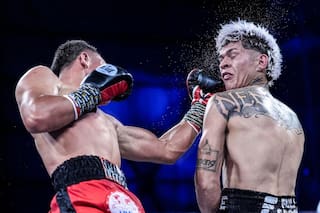 Un boxeador argentino fue retirado en camilla tras recibir un fuerte golpe en la mandíbula
